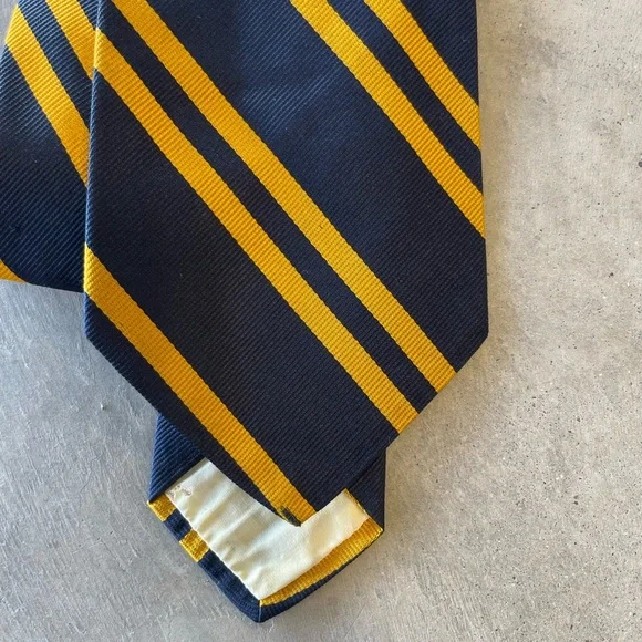 Vintage Brooks Brothers Makers 100% silk blue yellow gold tie striped - Picture 2 of 4